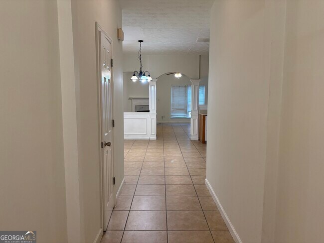 Building Photo - 2485 Emma Way NW