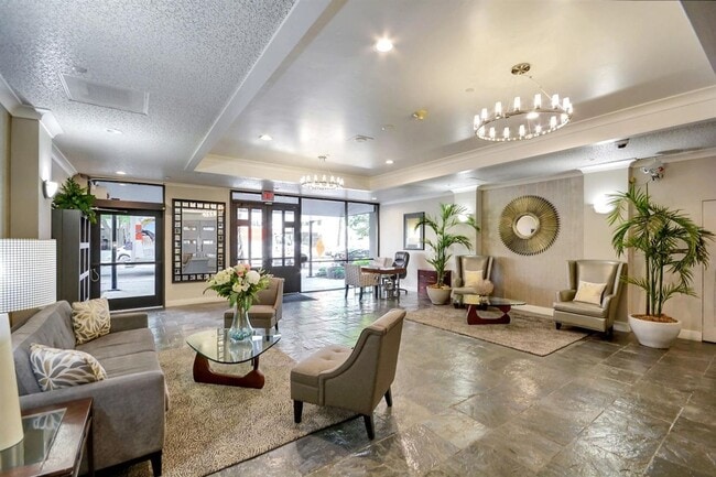 Building Photo - Gorgeous 14th Floor 2 Bd, 2 Bath Condo Available Now!