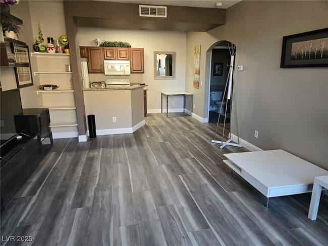 Building Photo - 5154 S Jones Blvd