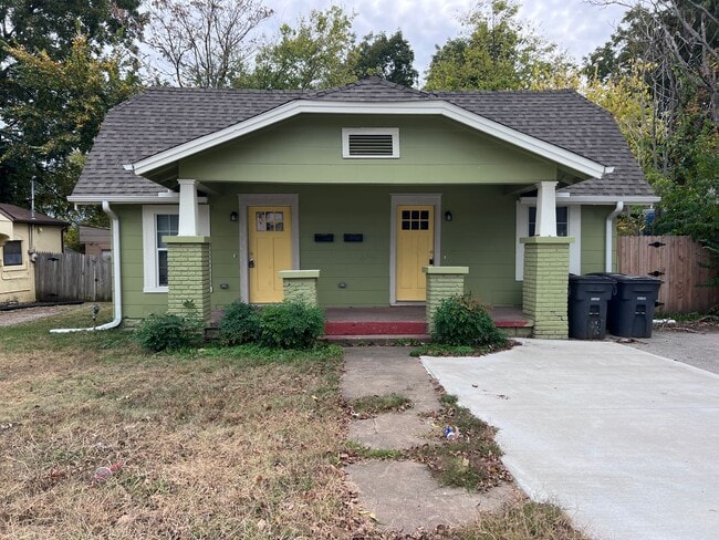 Primary Photo - Adorable 1 bedroom Studio duplex