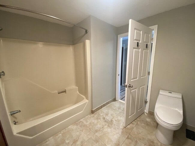 Building Photo - 265 C St