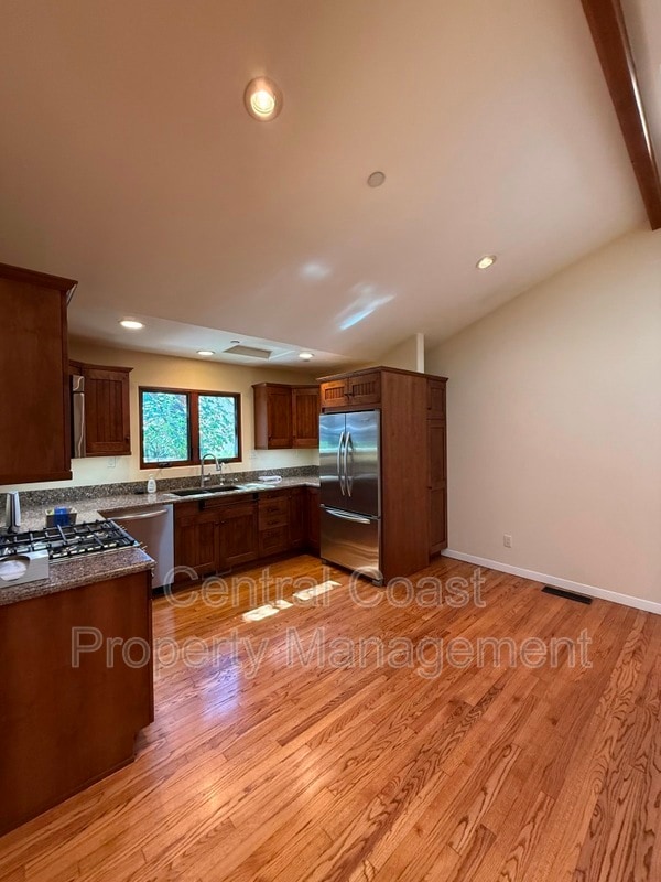 Building Photo - 66 E Carmel Valley Rd