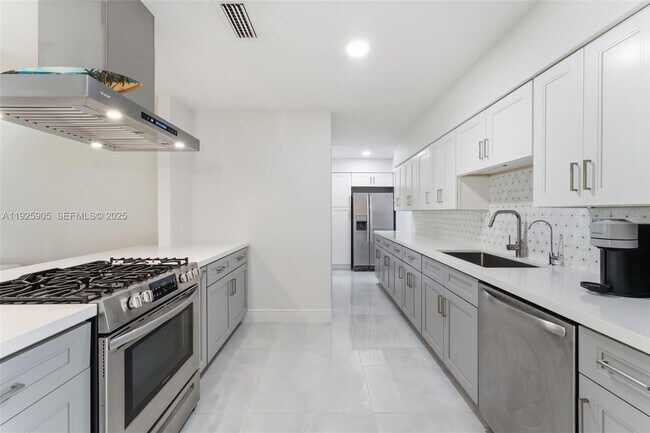 Building Photo - 251 N 71st Ave