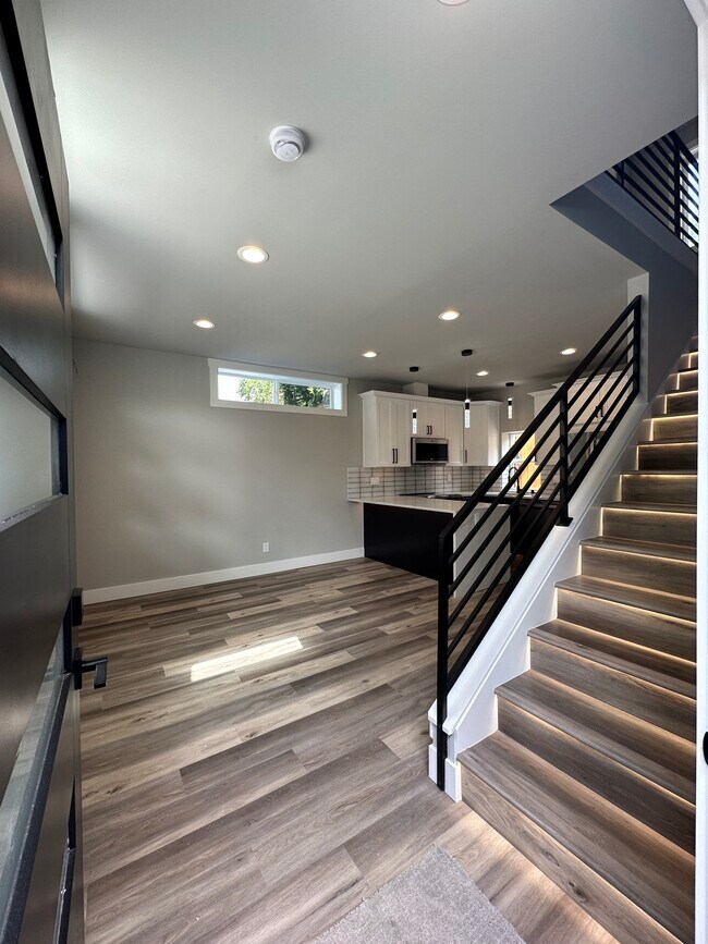 Building Photo - 5509 Brooklyn Ave NE