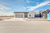 Building Photo - 903 Dewsbury Wy