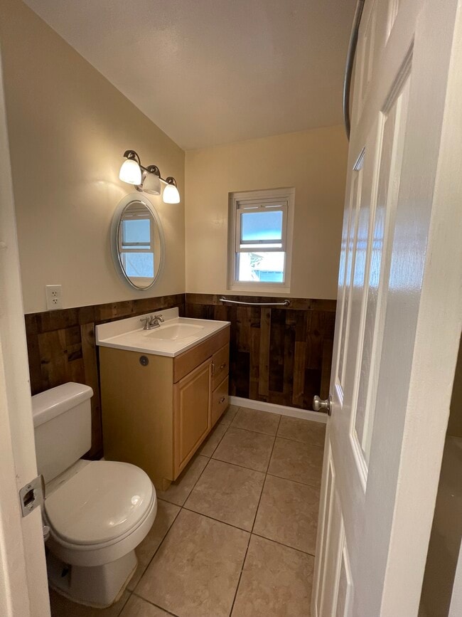 Building Photo - 1534 Oceanaire Dr