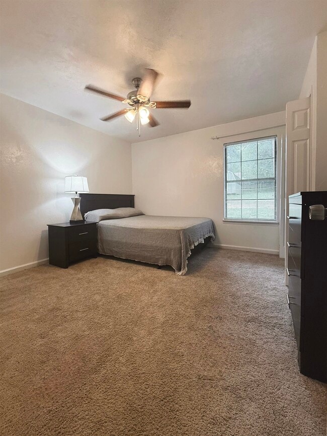Building Photo - 4728 Pimlico Dr