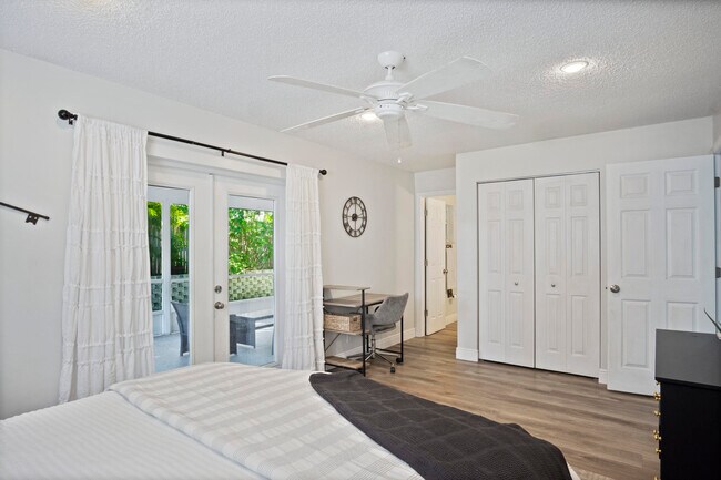 Building Photo - 9032 SE Sandridge Ave