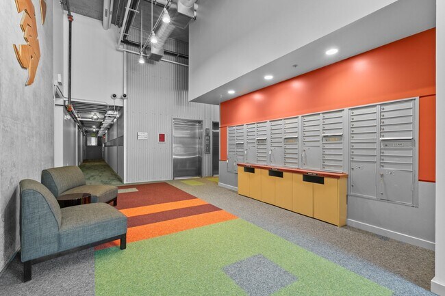 Building Photo - Modern Air Conditioned South Lake Union Lo...