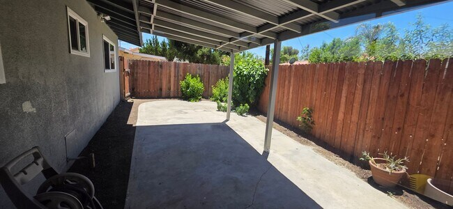 Building Photo - 55+ Community Two Bedrooms One Bath