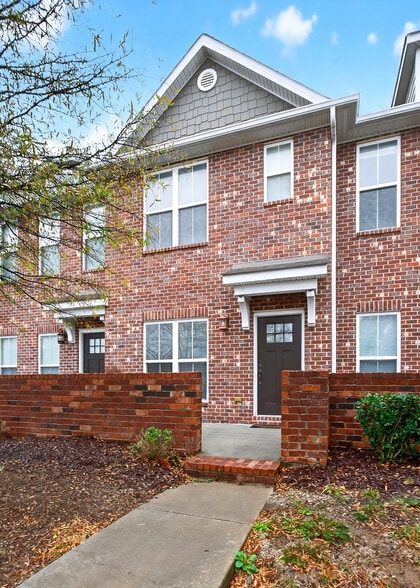 Building Photo - 117 Charlotte Dr