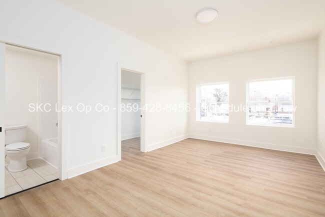 Building Photo - 7 North Main