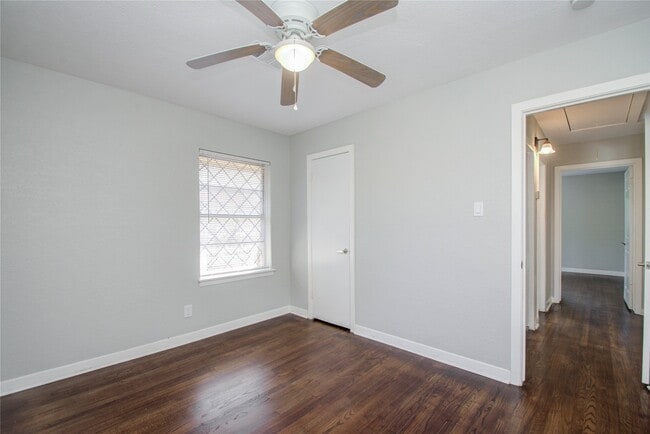 Building Photo - 10226 Envoy St