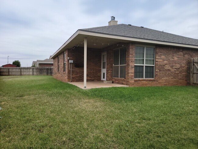 Building Photo - 3/2/2 in Cooper School District