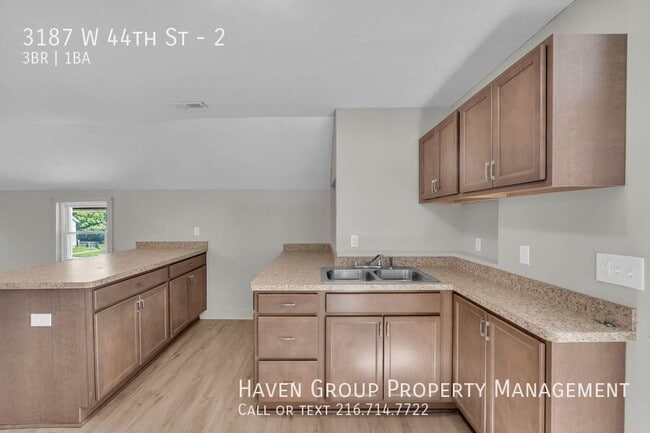 Building Photo - 3187 W 44th St