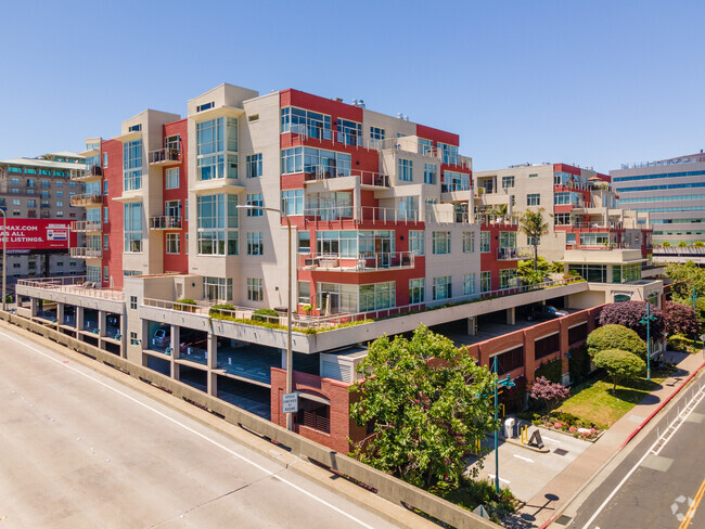 Building Photo - The Terraces At Emerystation