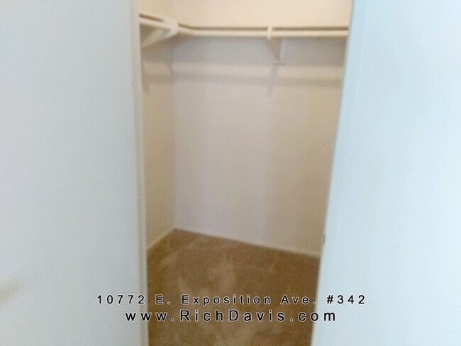 Building Photo - * 2 bed, 1 bath, Cherry Creek schools, Gre...