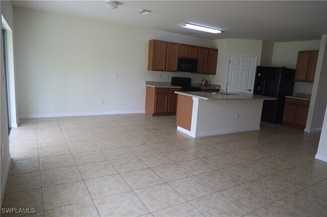 Building Photo - 308 SW 16th Terrace