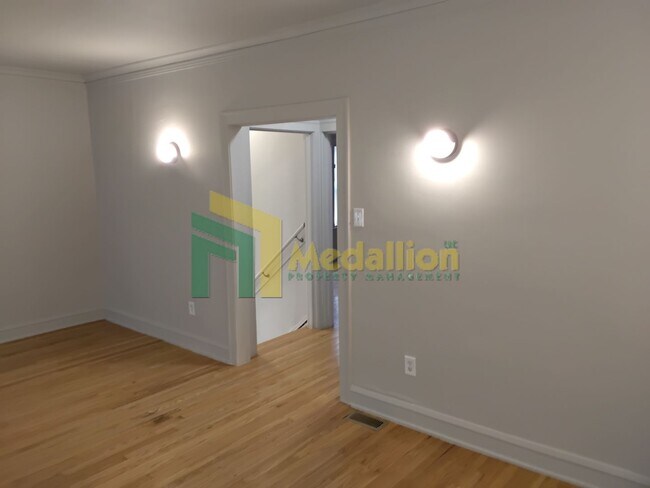 Building Photo - 9418 S Ada St