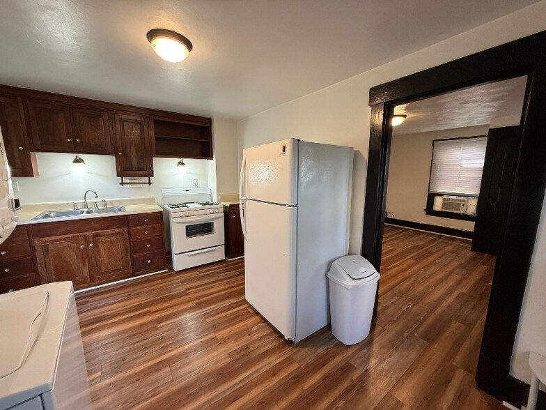 Building Photo - 327 Euclid Ave