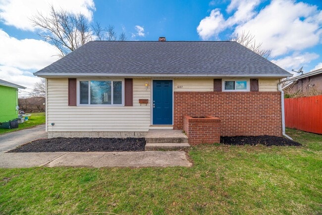 Primary Photo - Updated 3 Bedroom Home with Garage!