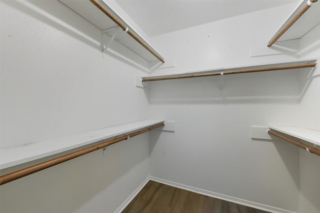 Building Photo - 2822 Forest Point Dr