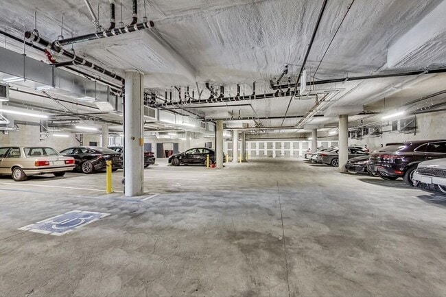 Building Photo - 4435 Piedmont Ave