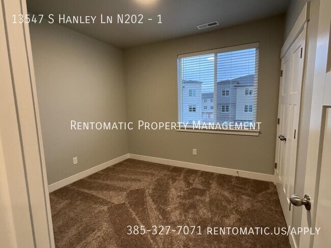 Building Photo - 13547 S Hanley Ln