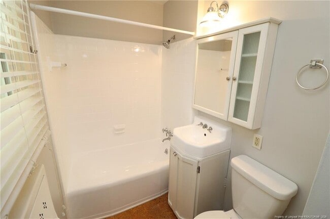 Building Photo - 1009 Dogwood Ln