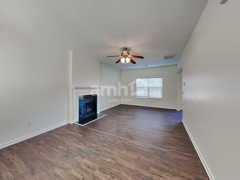 Building Photo - 2948 Clover Rd NW