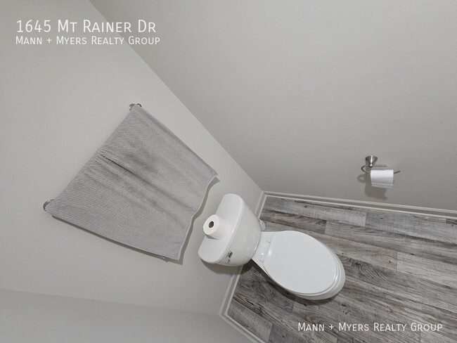 Building Photo - 1645 Mount Rainer Dr