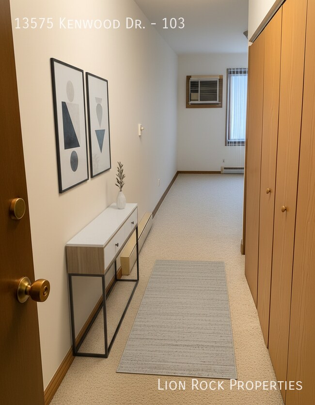 Building Photo - 13575 Kenwood Dr N