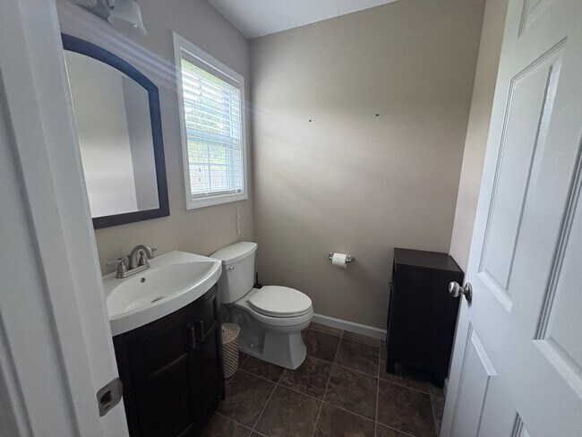 Building Photo - Charming & Convenient in Hardin Valley!