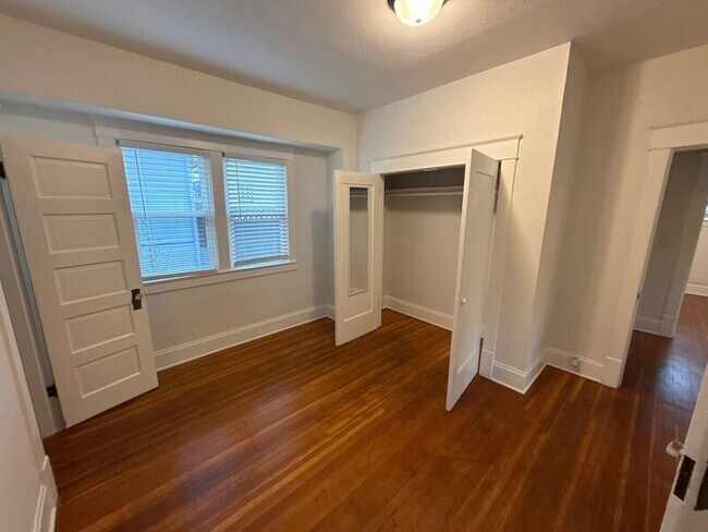 Building Photo - 244 14th St SE