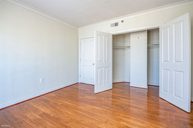 Building Photo - 1 br, 1 bath Condo - 777 7th Street Northwest