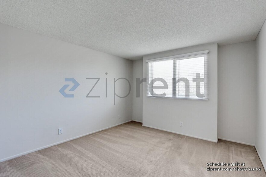 Building Photo - 1109 Golden Springs Dr