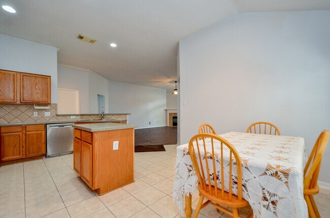 Building Photo - 14410 Pelican Marsh Dr