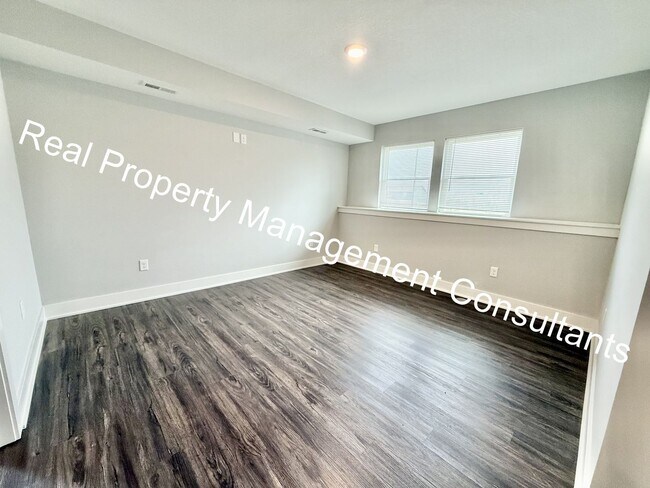 Building Photo - $500 off Move In Special on 4-bedroom, 3-b...