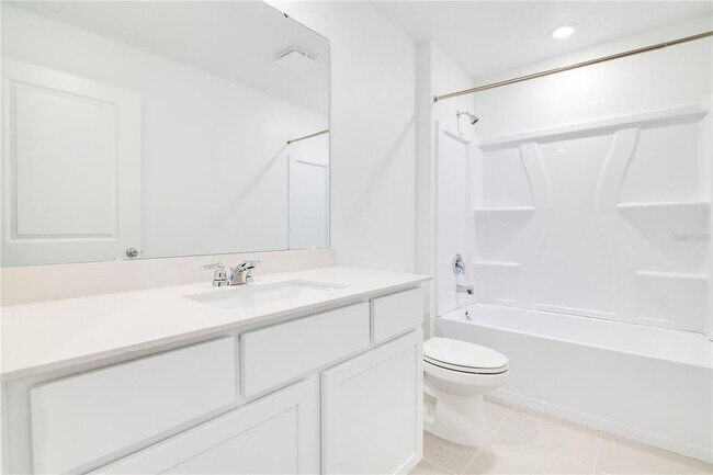 Building Photo - 2494 McKinley Dr