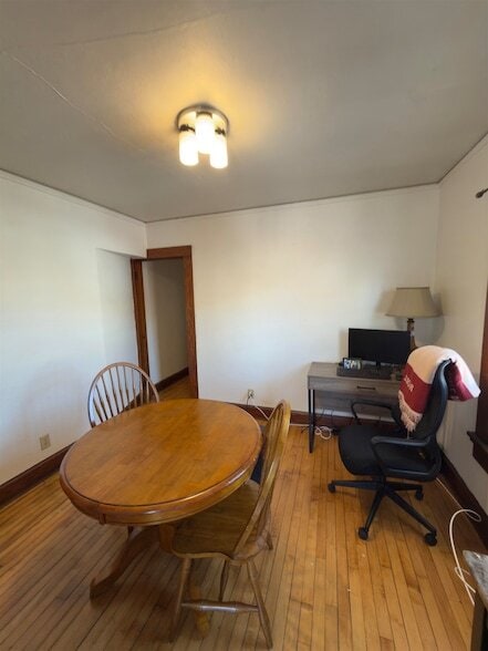 Building Photo - 213 S Broom St