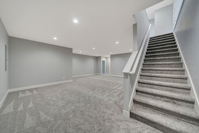 Building Photo - 8616 Highview Cir