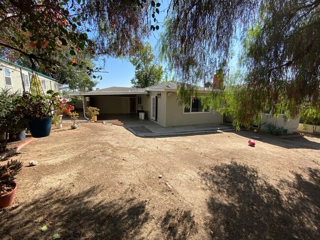 Building Photo - Beautiful La Mesa Single Family Home! Gourmet Kitchen! Large Enclosed Backyard!