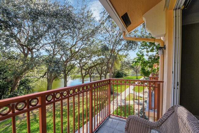 Building Photo - 2030 Alta Meadows Ln