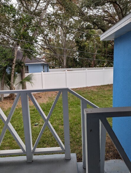 Building Photo - 2010 Seminole Blvd S