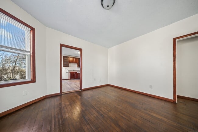 Building Photo - 294 Bellevue St