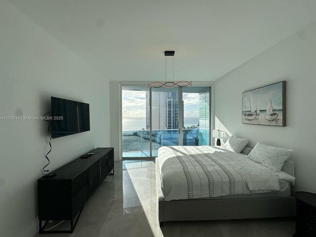 Building Photo - 17550 Collins Ave