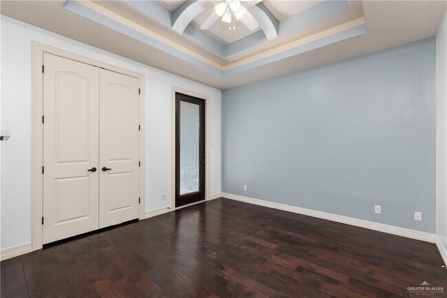 Building Photo - 1320 Manzano Ln