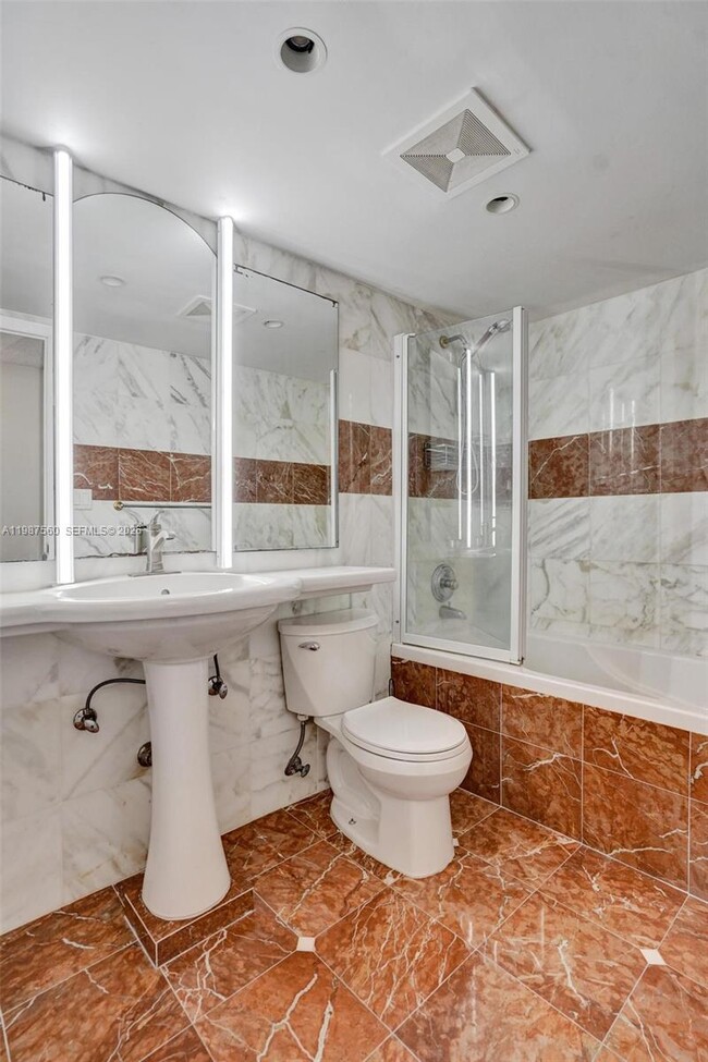 Building Photo - 1400 S Ocean Dr