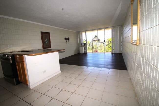 Building Photo - Live Just Steps from the Beach – 1BR at Mo...