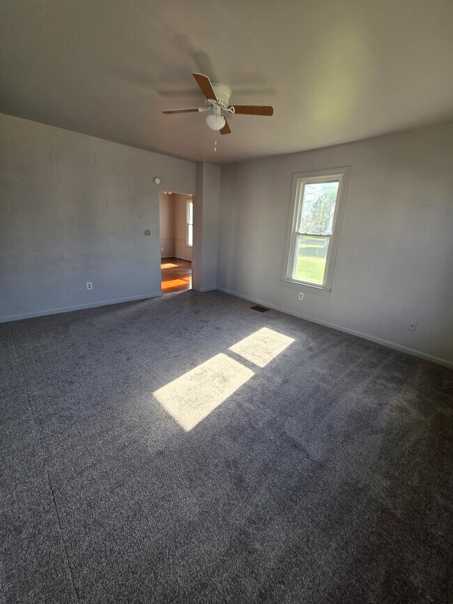 Building Photo - 116 Linden Ave